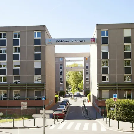 Sejours & Affaires De Brienne 2*